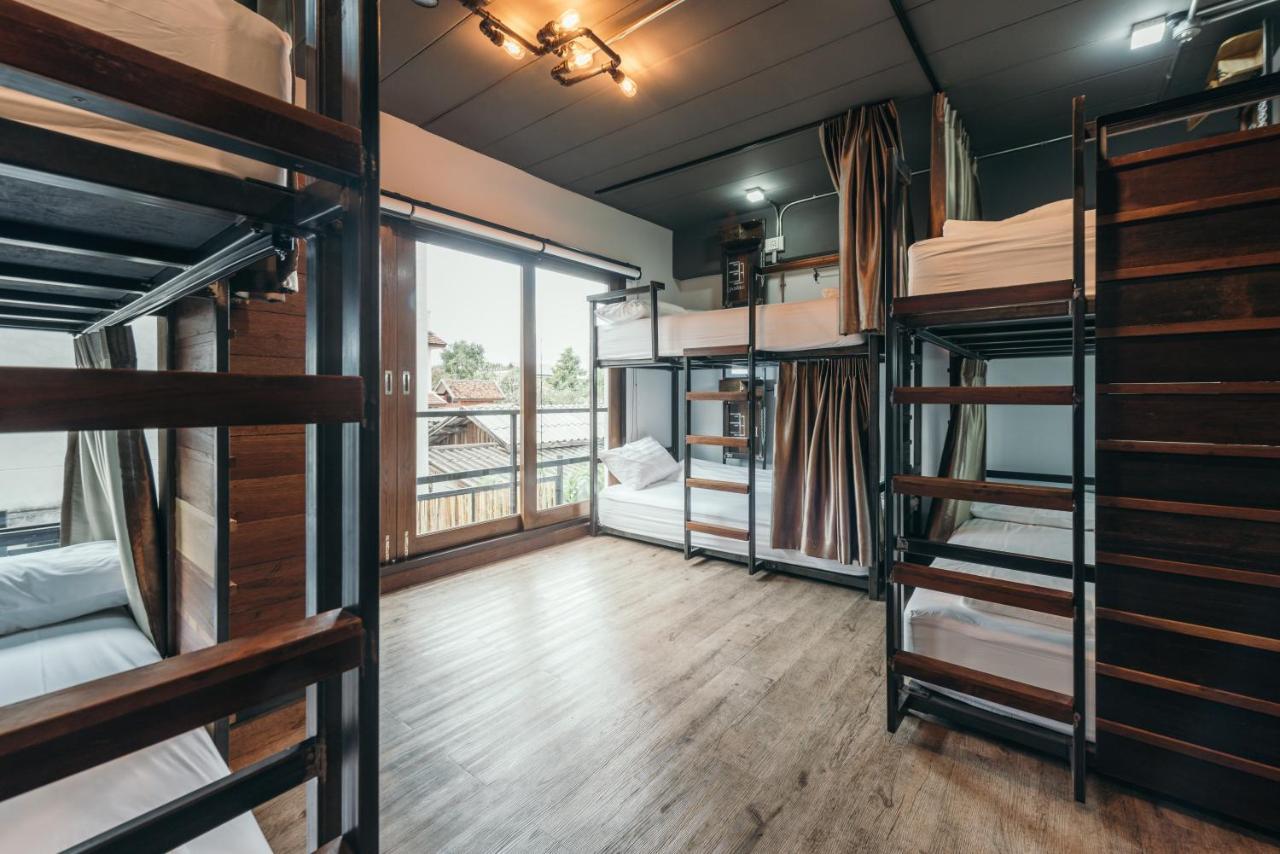 33 Poshtel (Adults Only) Hotel Chiang Mai Exterior foto