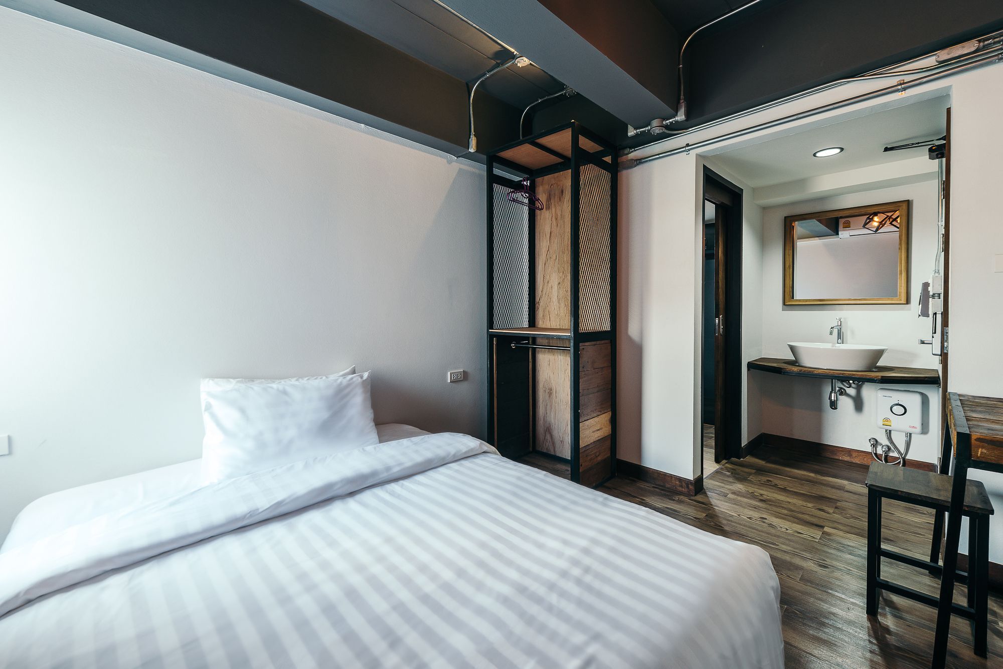 33 Poshtel (Adults Only) Hotel Chiang Mai Exterior foto